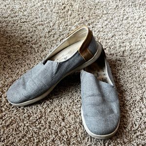 Chaco size 7 grey slip on shoe